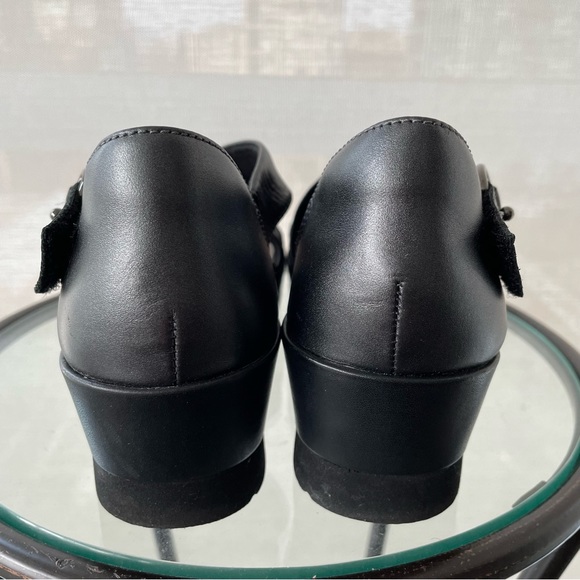 Like new Earth chunky leather wedge heel sandal. Size 7B (medium width) - Picture 6 of 10